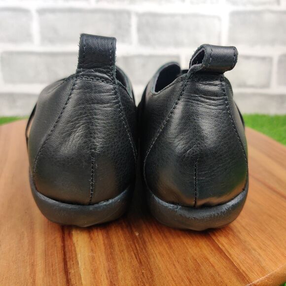 Naot Apera Soft Black Leather Women’s Size 7/EU 38 Slip On Elastic Strap Loafers - Picture 3 of 12